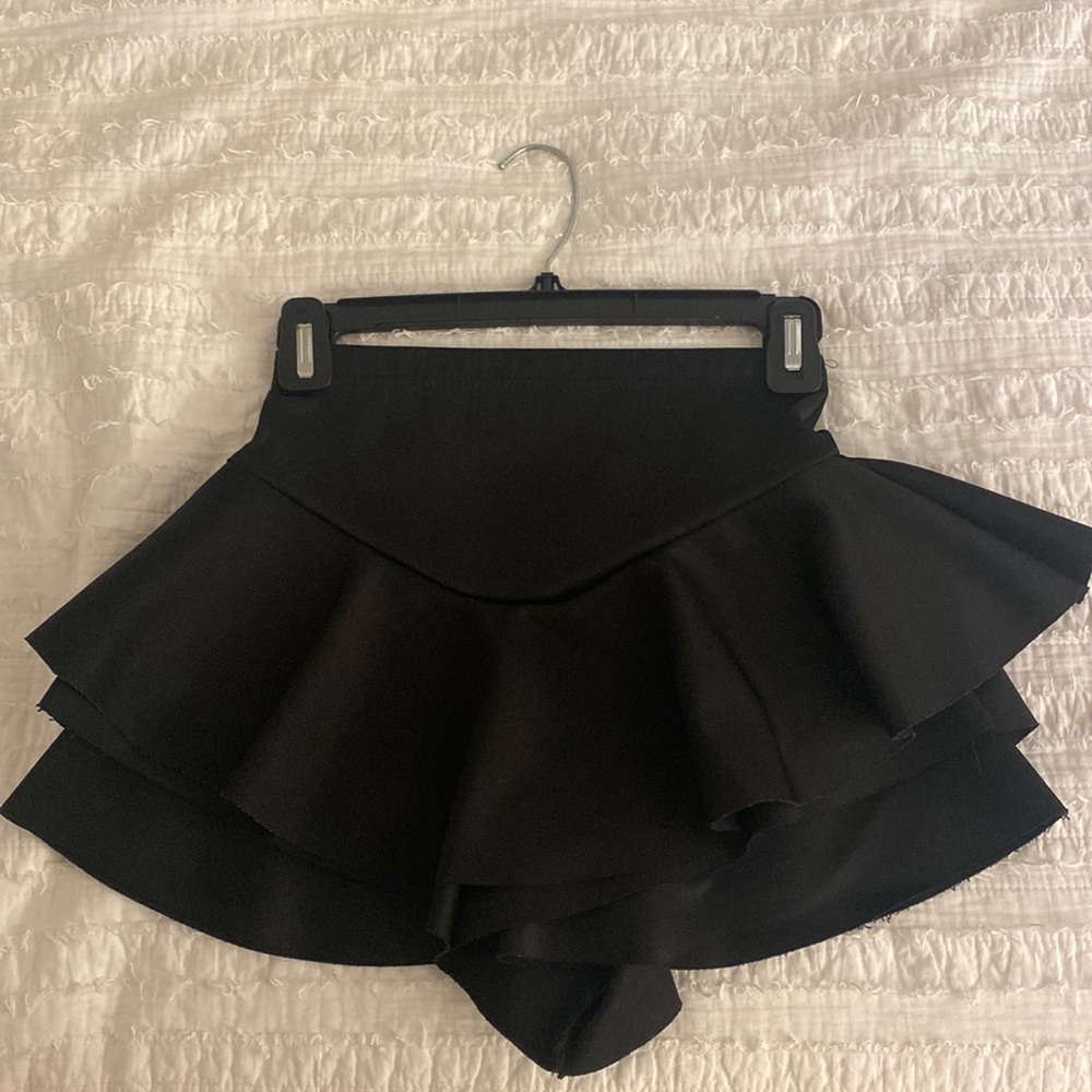 Black Boohoo mini skirt